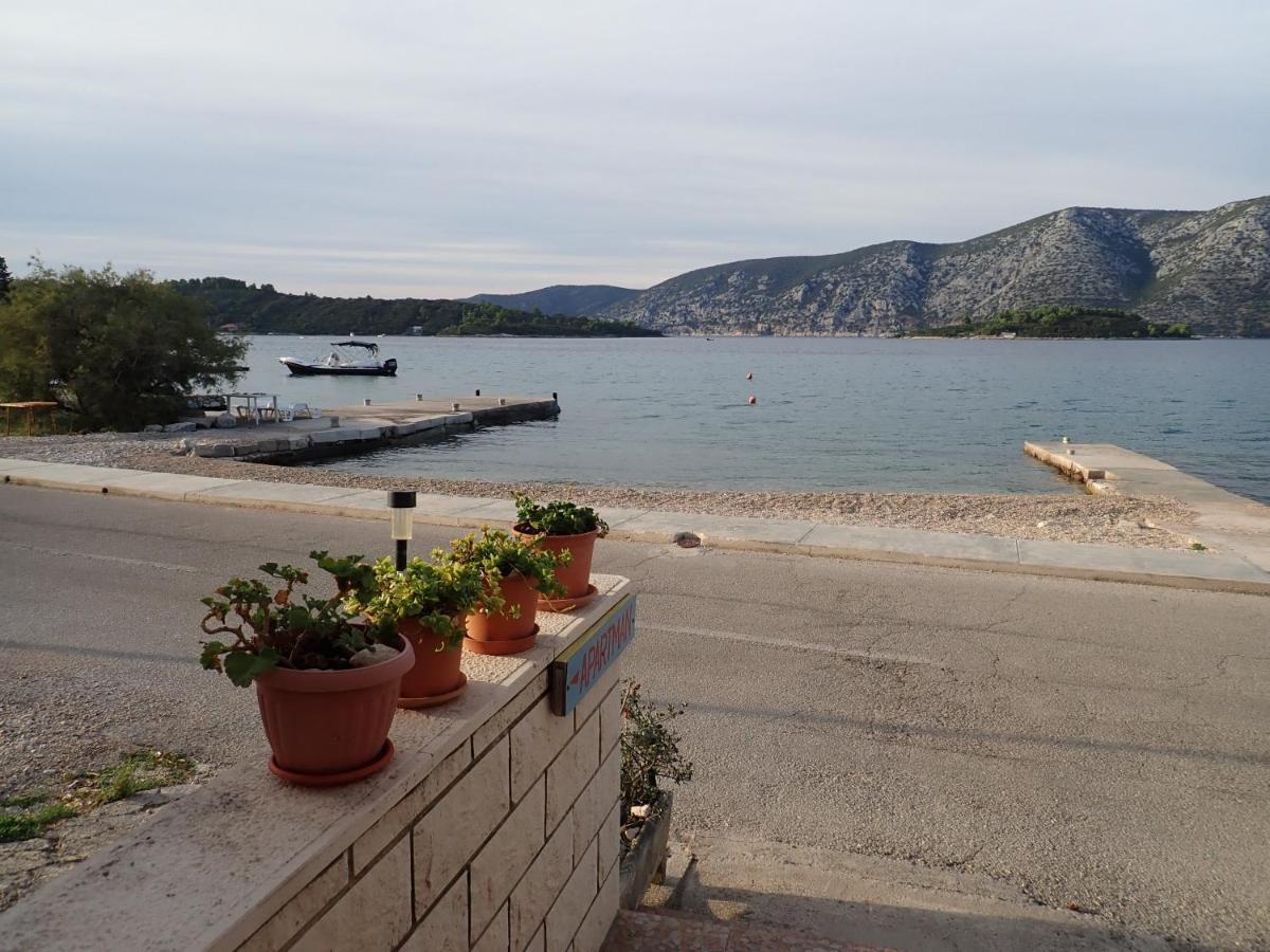 Katja Beach Apartment Račišće Esterno foto