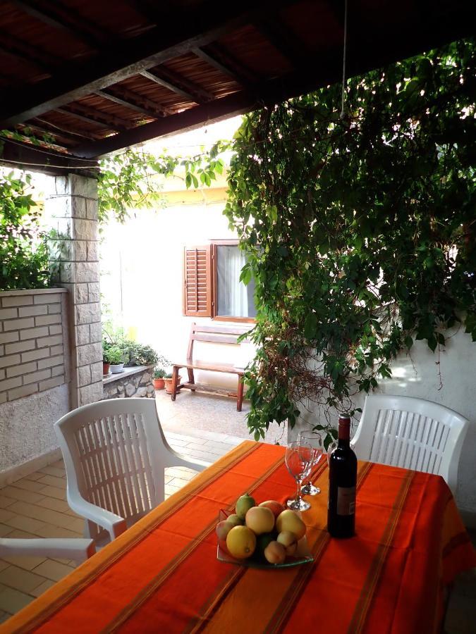 Katja Beach Apartment Račišće Esterno foto