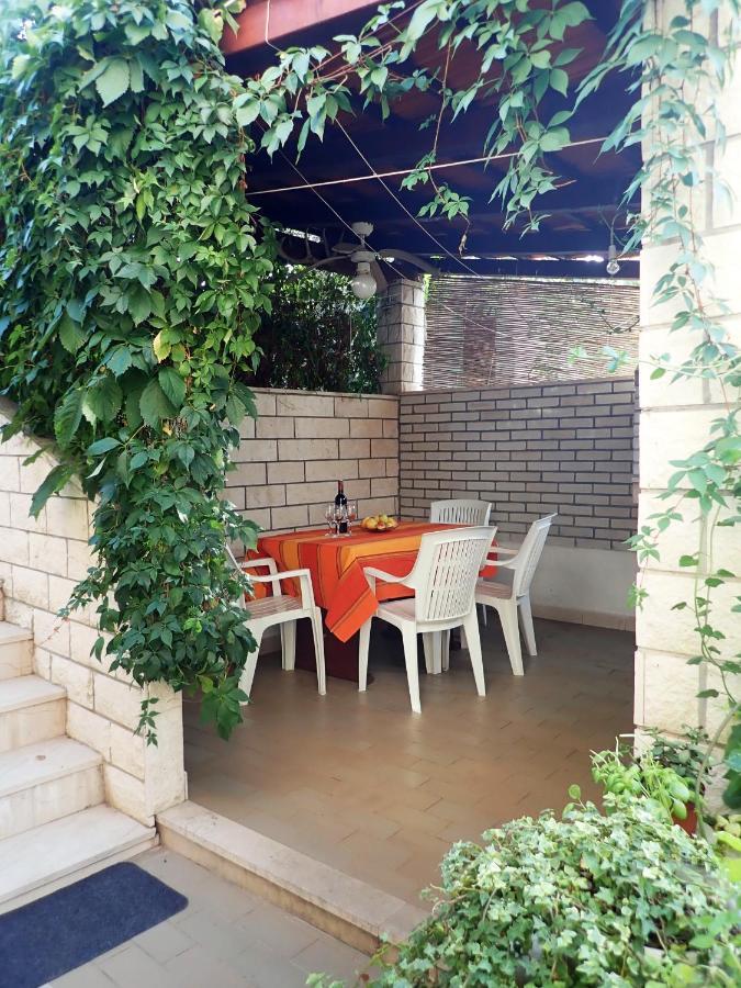 Katja Beach Apartment Račišće Esterno foto
