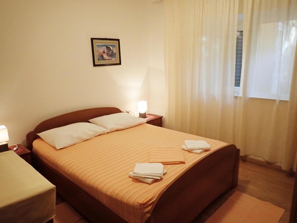 Katja Beach Apartment Račišće Esterno foto